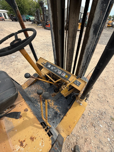 Autoelevador Yale Cap. 3000kg Motor Perkins Altura Max 370cm