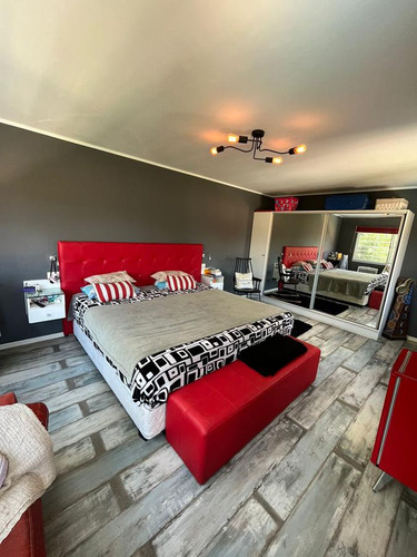 Chalet En Venta En El Grosellar, Mar Del Plata.