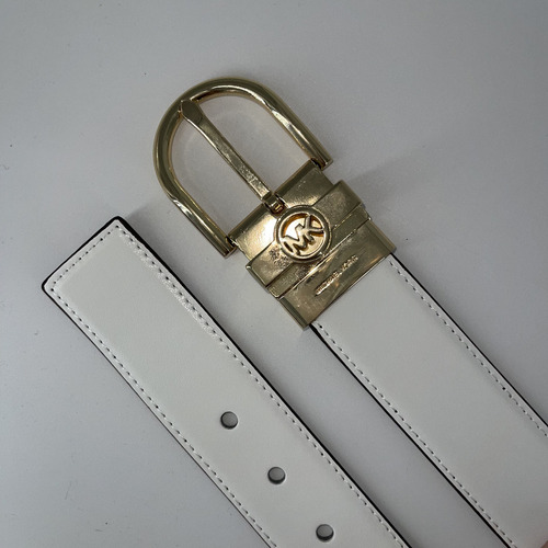 Cinto Michael Kors Reversible Blanco Y Cafe Color Blanco Y Cafe Con Letras Cafe Claro Diseño De La Tela Color Solido Y Estampado Talla Mediana
