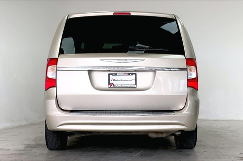 Imagen 4 de 25 de Chrysler Town | Country Minivan 5 Pts Li, Ta, Cd, Ra-17