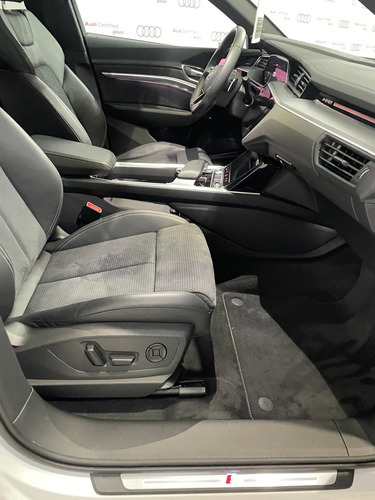 Audi Q8 Sportback E-Tron 0.0 55 S-Line Quattro