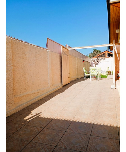 Casa De Un Piso Con Excelente Ubicación En Villa Alemana