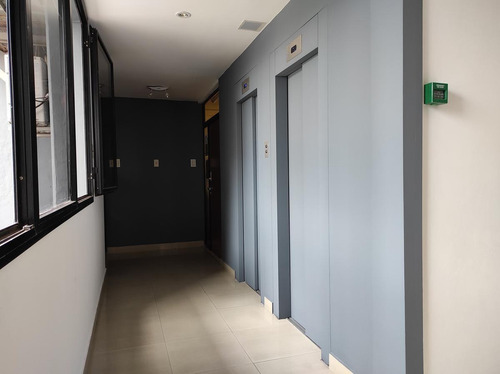 Imagen 3 de 13 de Venta Oficina Con Cochera - Centro