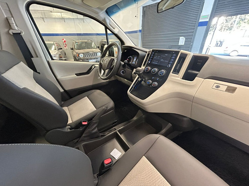 Toyota Hiace 2.8 Tdi Commuter 6at 14a