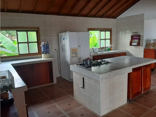 Se Vende Finca De 56 Cuadras Entre Montenegro-quimbaya
