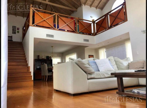 Casa En Venta Con 4 Dormitorios En Solares Del Talar