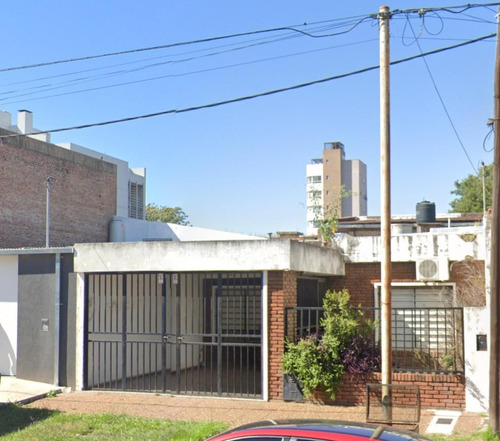 Casa En Venta - 2 Dormitorios 1 Baño - Pergamino