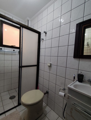 Mobiliado - 1 Dormitório Sacada Envidraçada- Prédio Com Elevador E Piscina