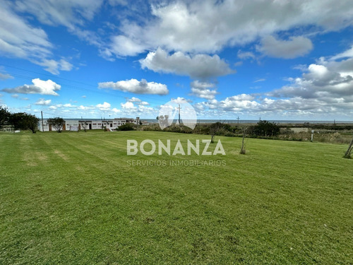 Casa En Venta En Barra De Portezuelo. Con Vista Al Mar Y Gran Metraje De Terreno - Acepta Banco. A 350 Metros De La Playa.