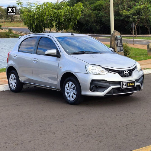 Toyota Etios Hb Xs 15 Mt