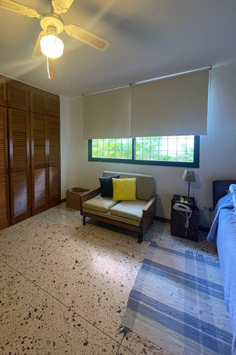 Qr Bienes Raices Ccs Vende Cálida Casa En Privilegiada Calle Cerrada De Sebucán