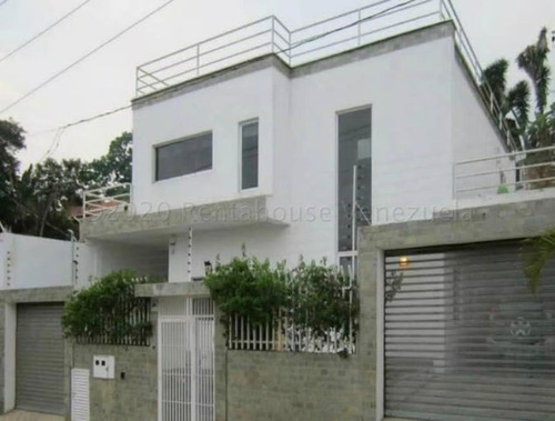 Hermosa Casa En Venta En La Unión. Ch.