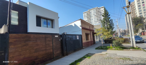 Casa - Dos Pisos En Amplio Terreno Lazo - Comun San Miguel
