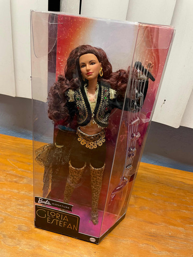 Muñeca Collector Barbie Gloria Stefan En Caja Sin Detalles (Usado)