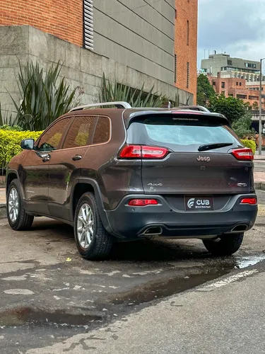 Jeep Cherokee 3.2 Longitude Plus