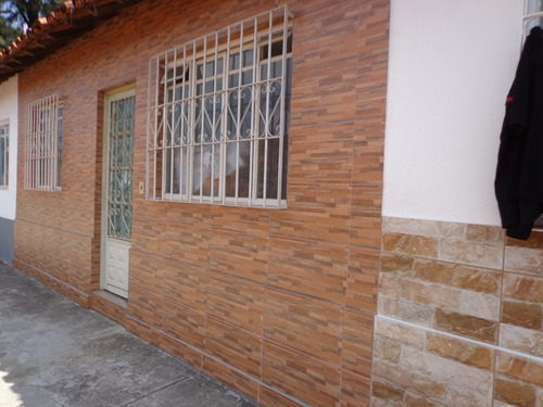 Imagem 8 de 14 de Casa Geminada 02 Quartos No Bairro Letícia. - 4245