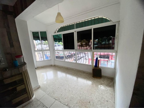 Apartamento En Venta 3er Piso Super Amplio Disponible En Alma Rosa Ii, Santo Domingo Este