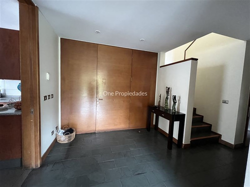 Casa En Venta De 5 Dorm. En Lo Barnechea