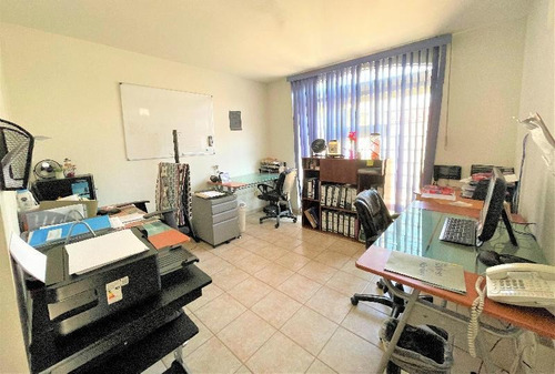 Imagen 4 de 16 de Casa Oficina En Venta Y Renta En Colinas Del Cimatario 3a Sección, Querétaro