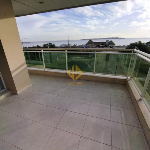 La Vista Desde El Balcón Y Desde La Habitación Principal Es Inmejorable