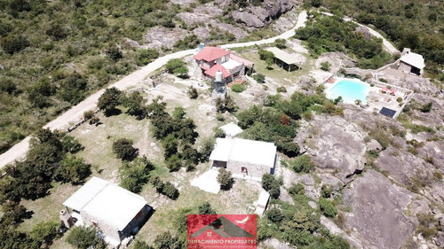 Se Vende Complejo De 4 Cabañas En Nono
