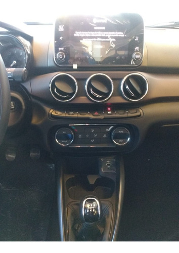 Imagen 10 de 25 de Cronos Drive 1.3 Pack Conectividad 2022 0km