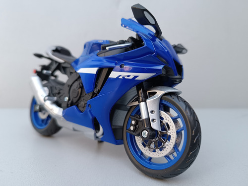 Moto Yamaha R1 Color Azul A Escala 1/12/ 18cms De Largo