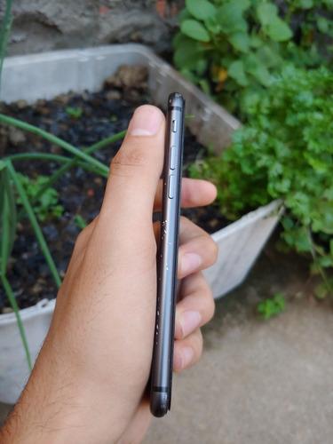 iPhone 8