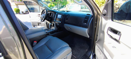 Toyota Sequoia 5.7 Limited V8 At
