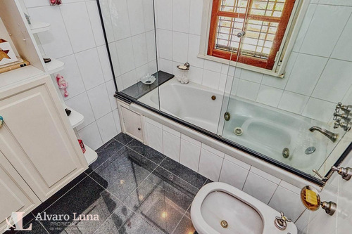 Imagen 12 de 18 de Vicente López Venta Casa De 6 Ambientes Con Jardín Y Piscina