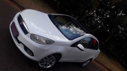 Fiat Grand Siena Essence 1.6 16v
