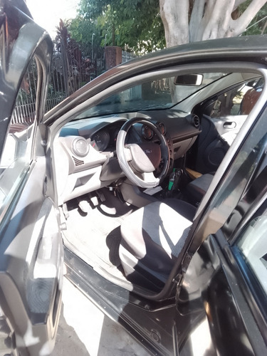 Ford Fiesta 1.6 Max Ambiente Mp3