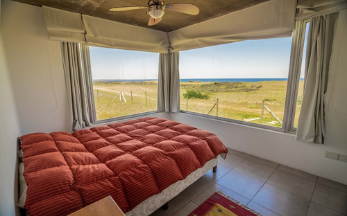 Imagen 4 de 14 de Casa Soleada Frente Al Mar En Lugar Tranquilo Y Agreste