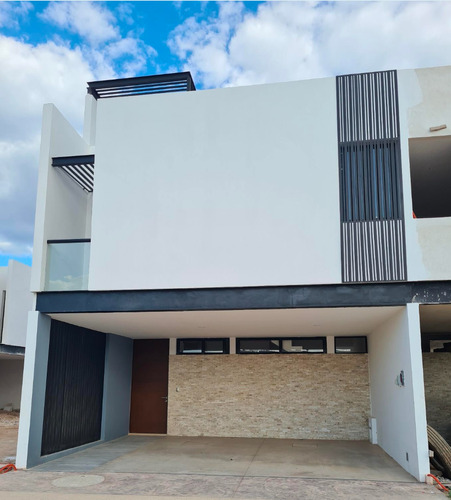 Townhouse En Venta De 3 Recámaras  Privada Yaaxbeh Mod. Prem