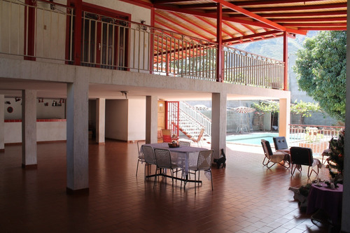 Imagen 10 de 21 de Casa Grande Con Piscina En Venta Sector Pozo Hondo Frente A Macro, Ejido