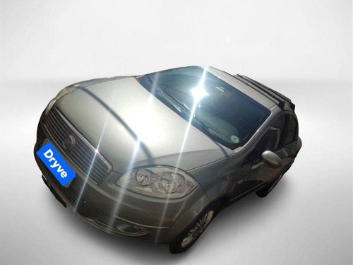 Imagem 3 de 13 de Fiat Linea Essence 1.8 16v Dualogic Flex