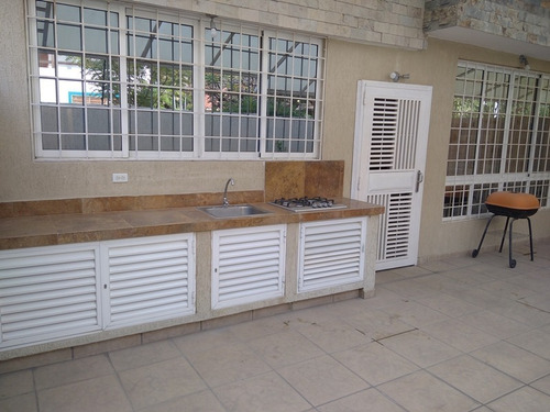 Imagen 9 de 23 de Town House En Alquiler Conj. Res Costa Dorada