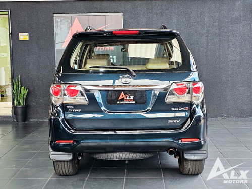 Toyota Hilux SW4 3.0 Srv 7l 4x4 Aut. 5p