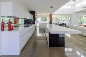 Placa Tipo Corian Marca Montelli Dupont .76x3.05 Mts Blanco