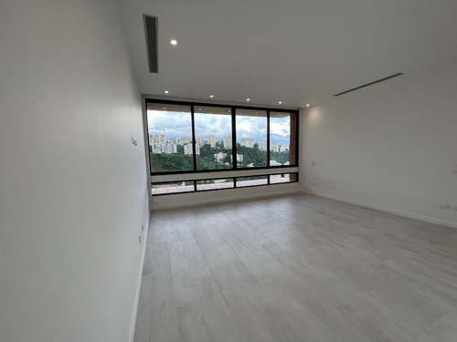 Se Vende Ph En La Urb. Lomas De La Alameda Con Vista Al Ávila Y 2 Terrazas.