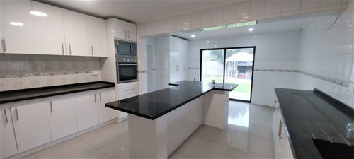 Gran Casa Como Nueva Y Con Todas Las Comodidades