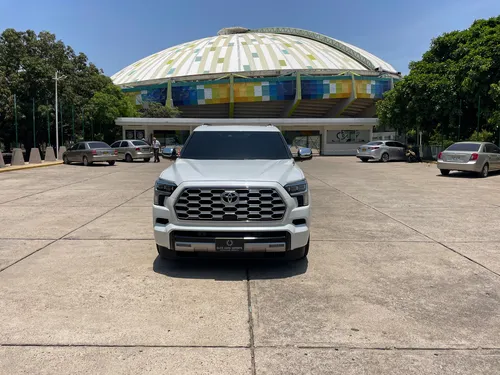 Toyota Sequoia 3.5 V6 Capstone