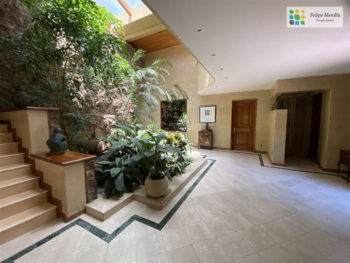 Casa En Venta De 4 Dorm. En Las Condes
