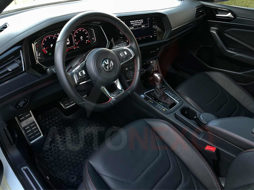 Imagen 11 de 15 de Volkswagen Vento 2019 2.0 Tsi Gli 211cv App Connect + Nav