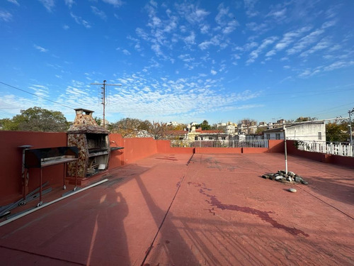 Hermosa Casa En Venta De Cuatro Ambientes Sobre Goleta Espora Al 6600 B° Piedrabuena