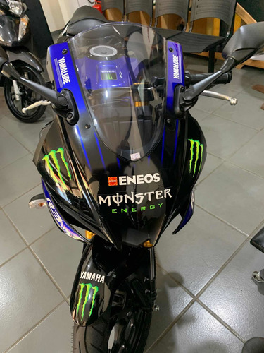 Imagem 2 de 4 de Yamaha R3 Monster