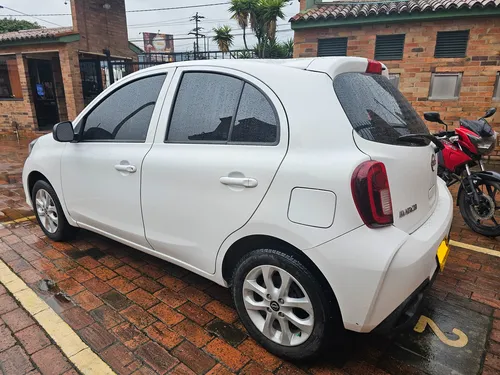 Nissan March 1.600 Sense (FL) 2 MT