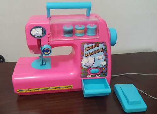 Antigua Maquinita De Coser Juguete A Pila Sewing Machine Ver