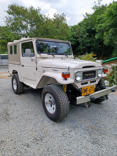 Imagen 9 de 19 de Toyota Land Cruiser 1983 4.2 Fj43