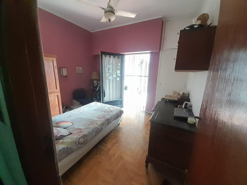 Venta - Casa En Haedo 5 Ambientes.